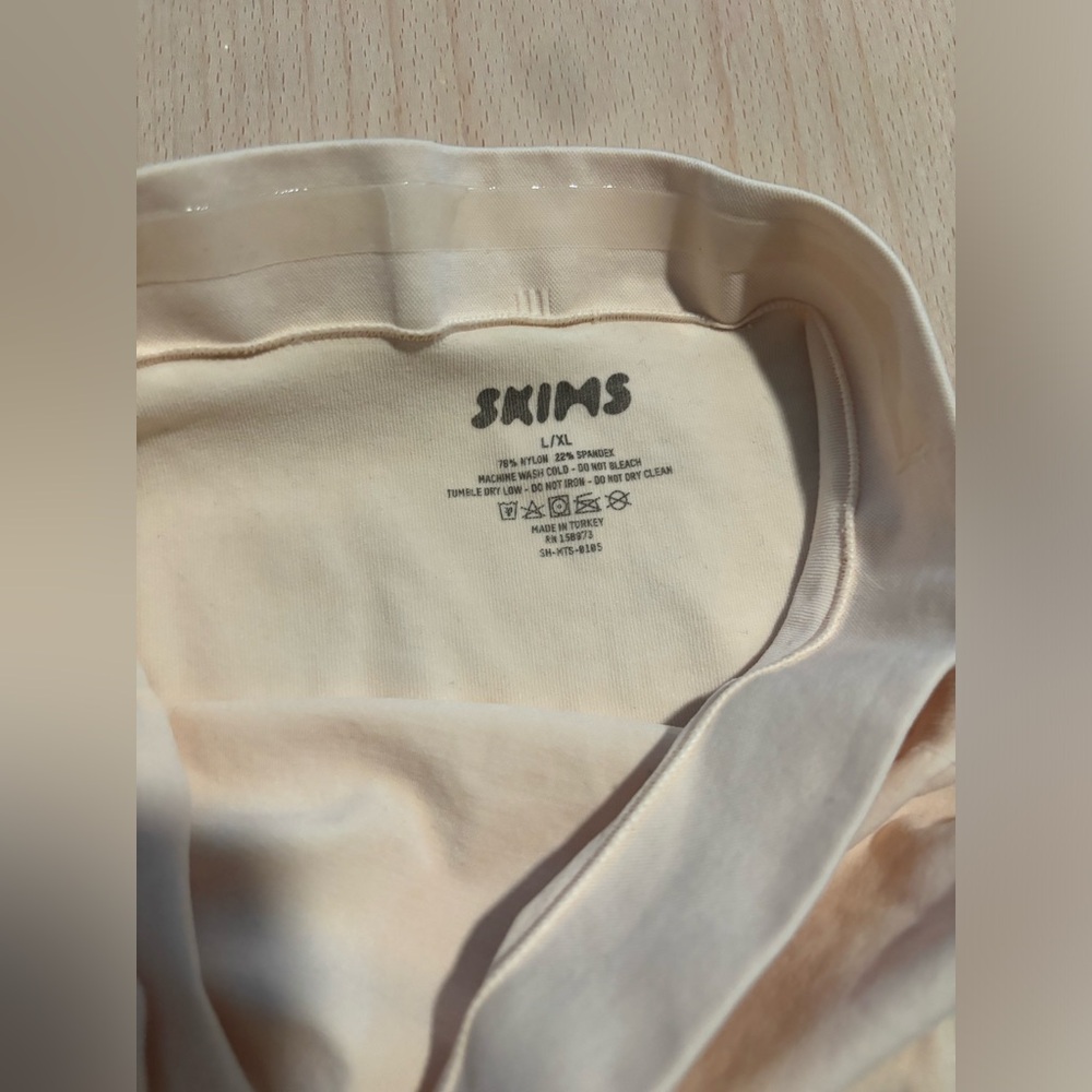 Skims Sculpting Maternity Shapewear - Picture 9 of 9